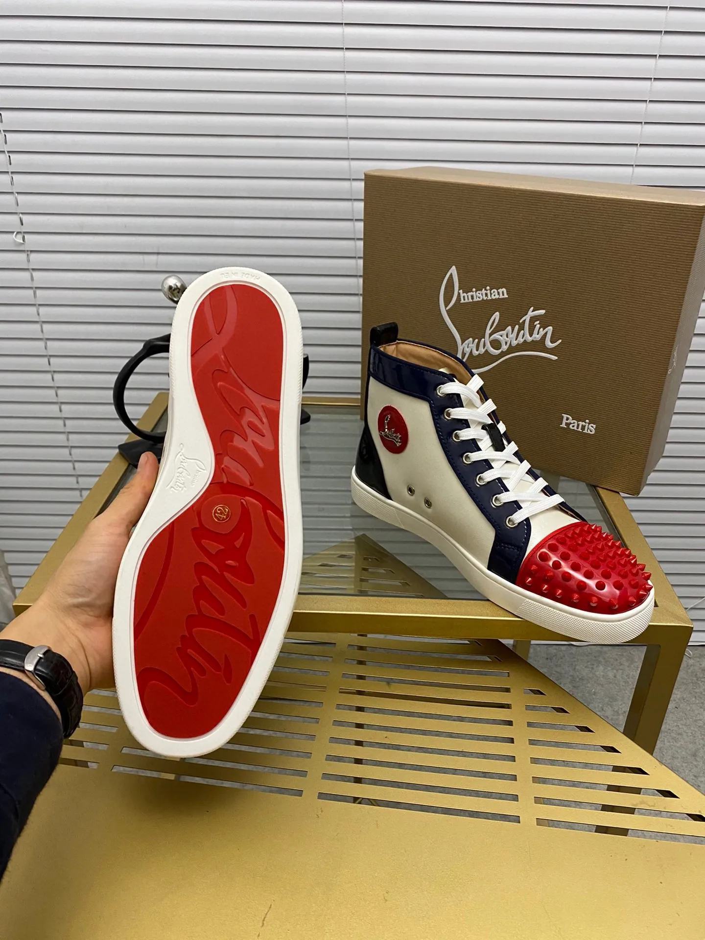 (Customized model) Ex-factory price is 520. christian louboutin (CL red sole shoes) counter series, casual sneakers for couples 📢 📢 📢 Exclusive hot style release 🎈🎈💪 Movable latex feet 👻 Finished outsole line [Proud] 😝Female 35-40# Male 38#-46, global supply😝 [Top version]: Original imported genuine leather upper, top original leather lining, original molded TPU outsole, original 1:1 detail processing, original shoe last,
